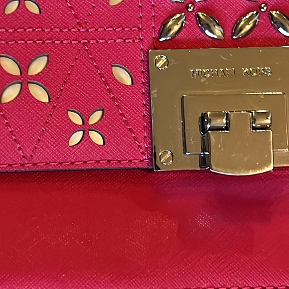 New Michael Kors hot pink  pocketbook shoulder strap crossbody comes with gift C - Picture 5 of 10